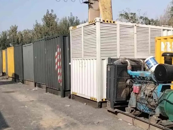 汶川200KW柴油发电机机组每小时油耗是多少？